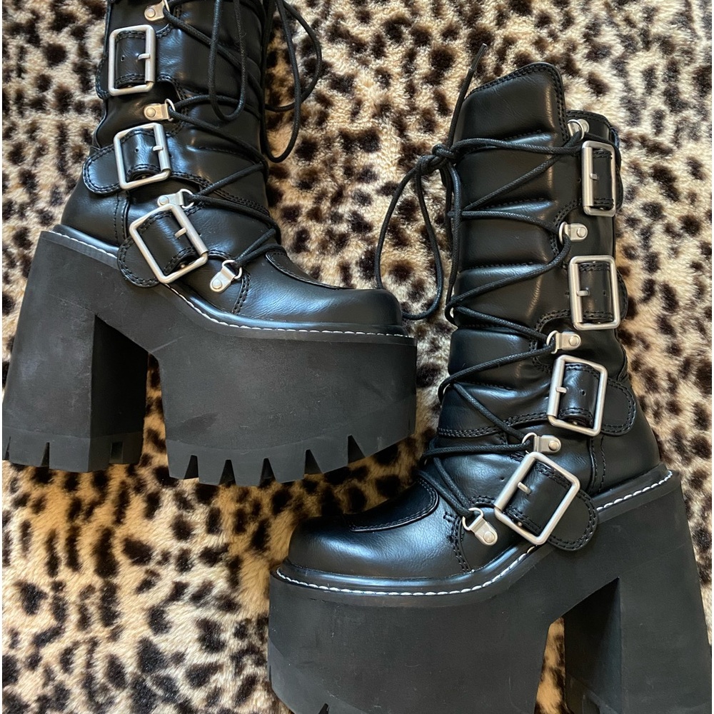*SOLD* Dolls Kill Club Exx Everywhere To Go Platform Boots